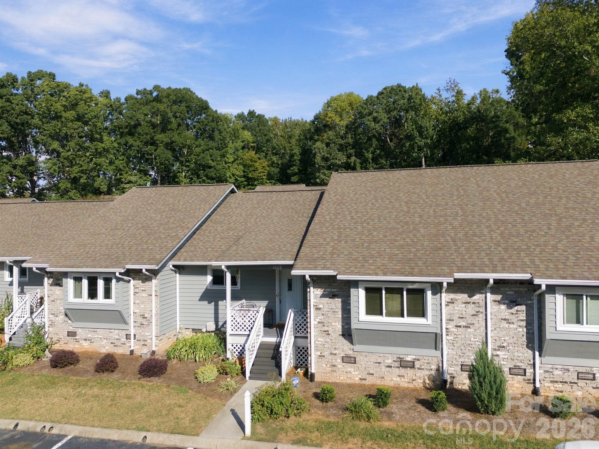 1805 Wellington Hills Circle Property Photo 4