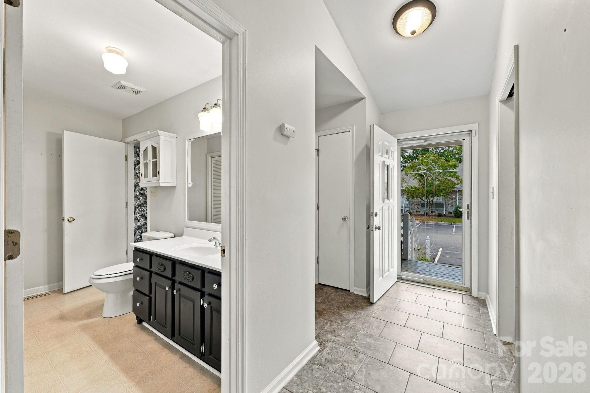 1805 Wellington Hills Circle Property Photo 7