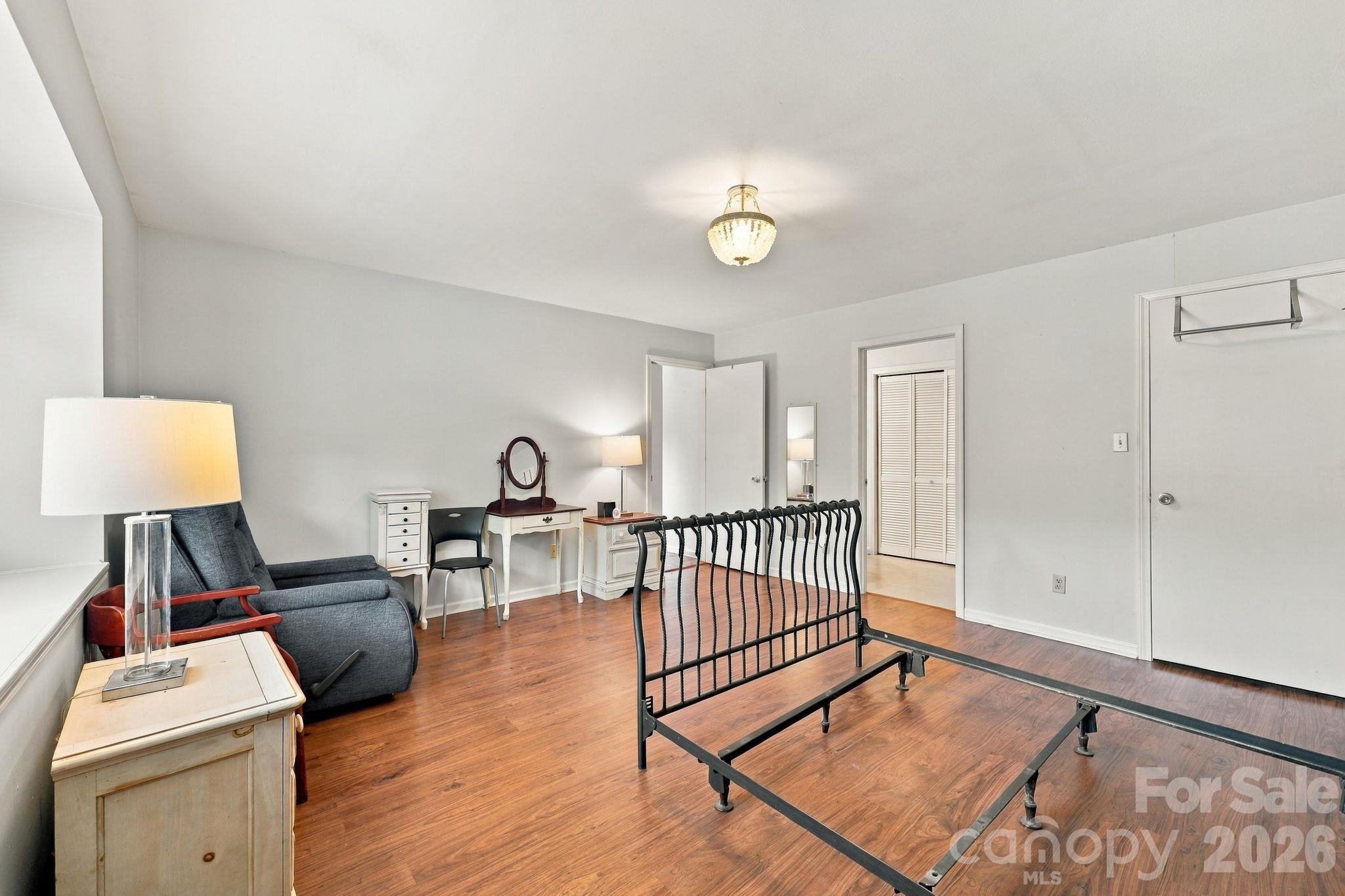 1805 Wellington Hills Circle Property Photo 14