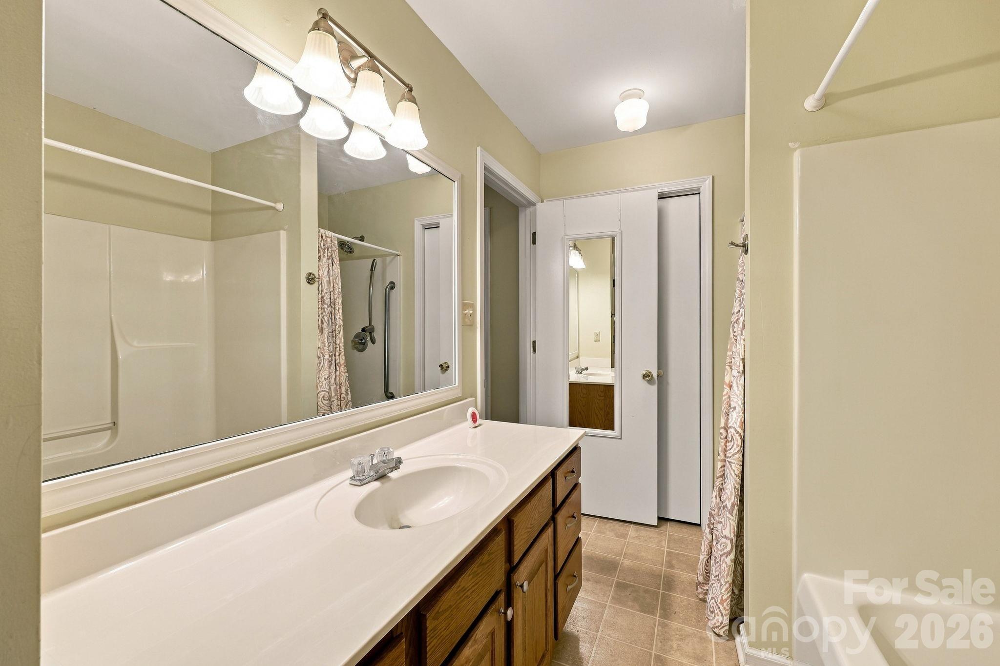 1805 Wellington Hills Circle Property Photo 23