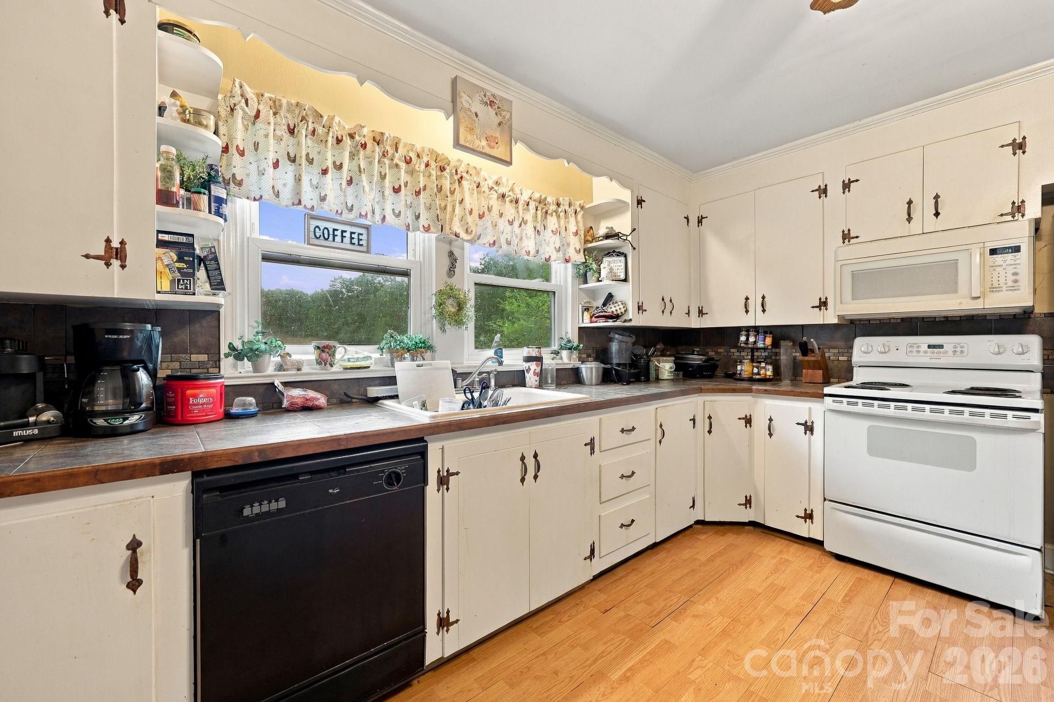 250 Circus Trail Property Photo 6