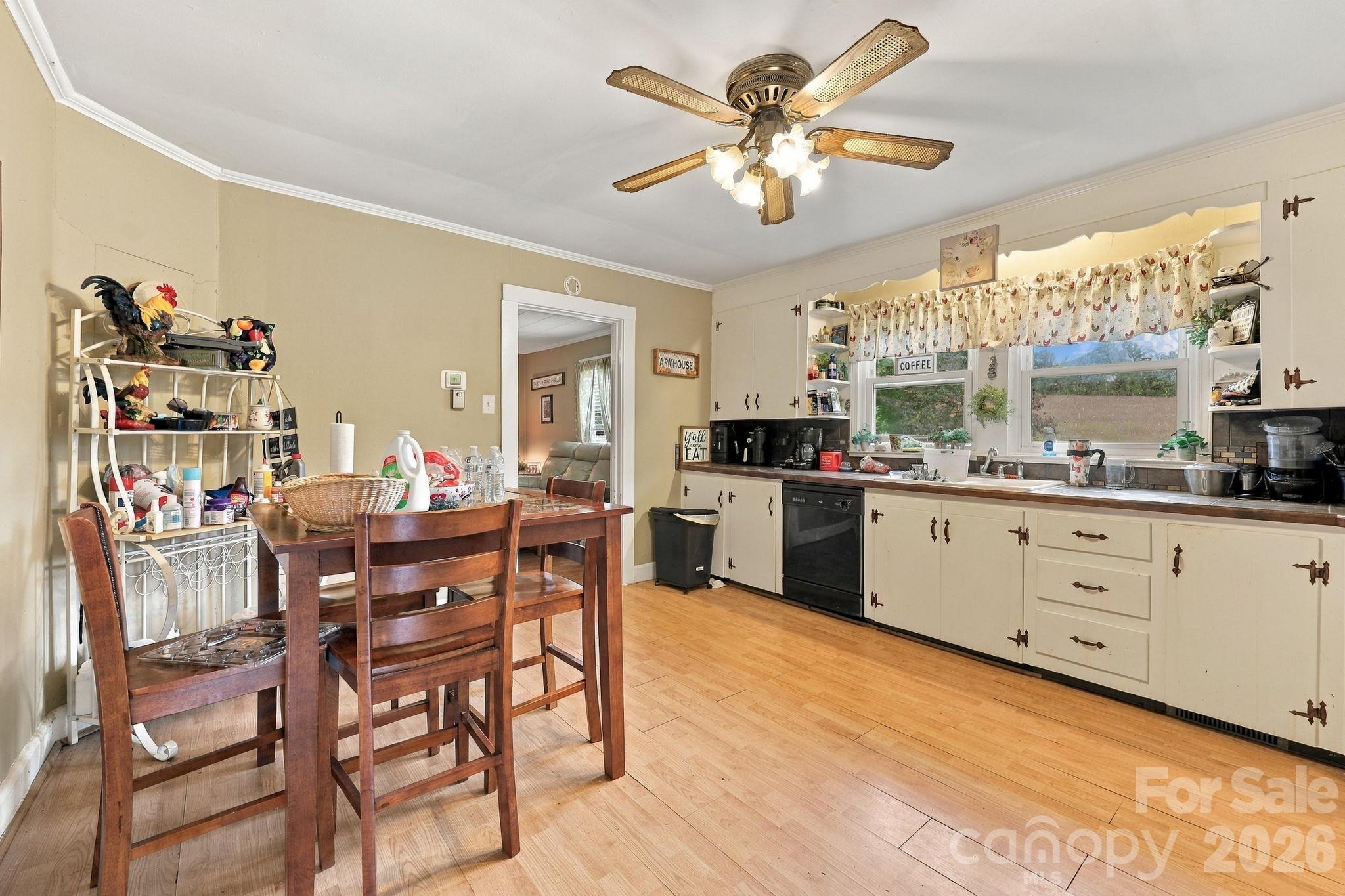 250 Circus Trail Property Photo 7
