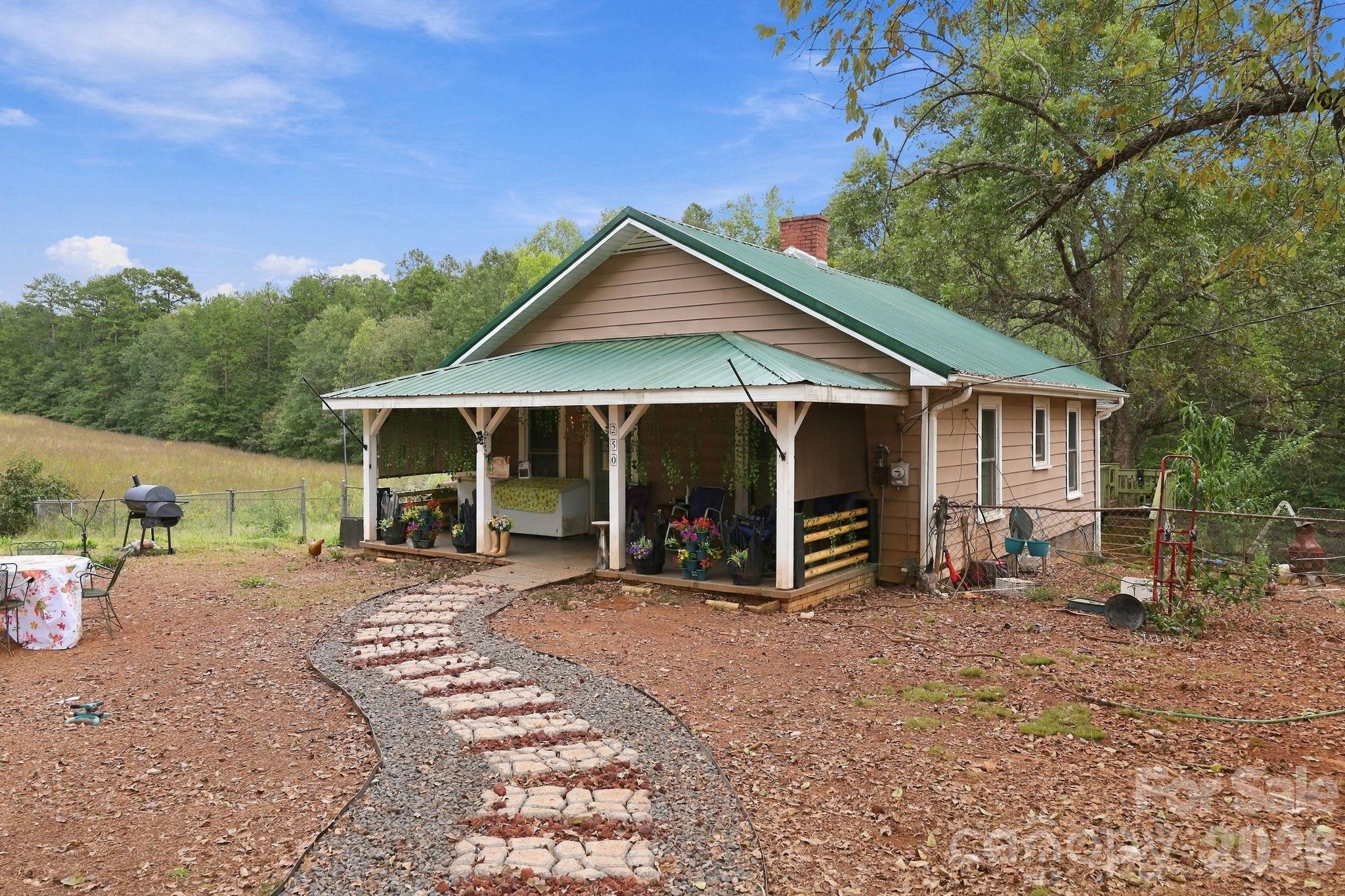 250 Circus Trail Property Photo 37