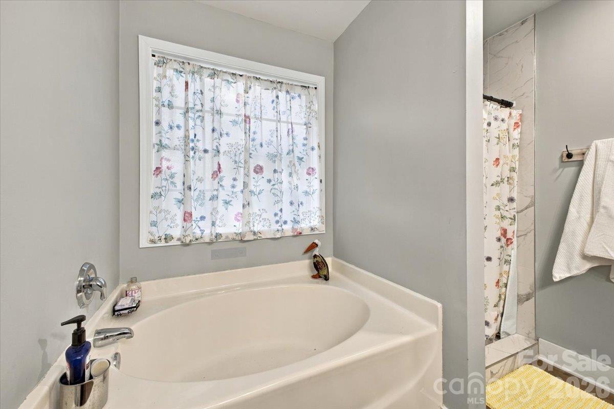 546 Pennyfields Lane Property Photo 17