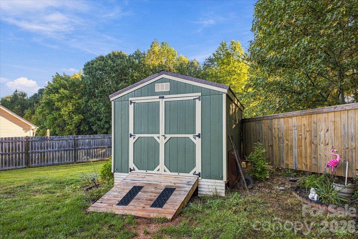 546 Pennyfields Lane Property Photo 31