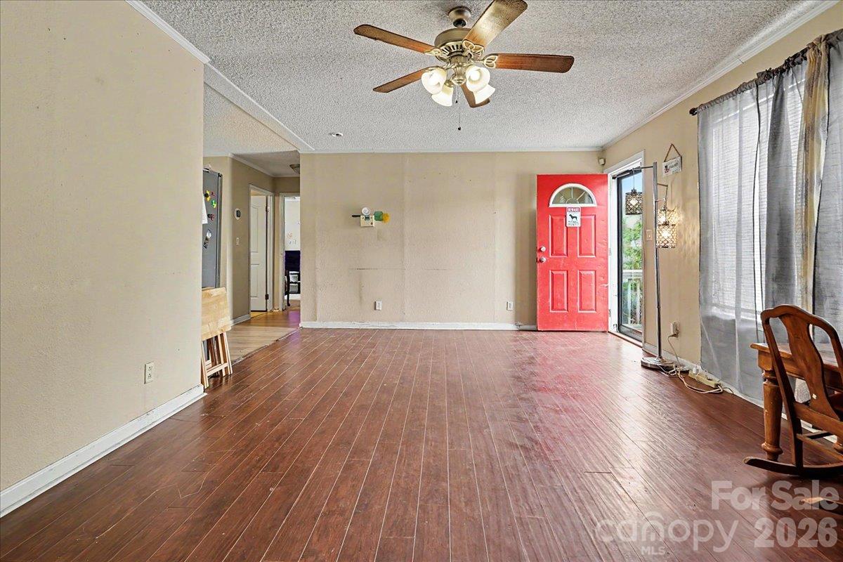 111 Magnolia Gardens Drive Property Photo 6