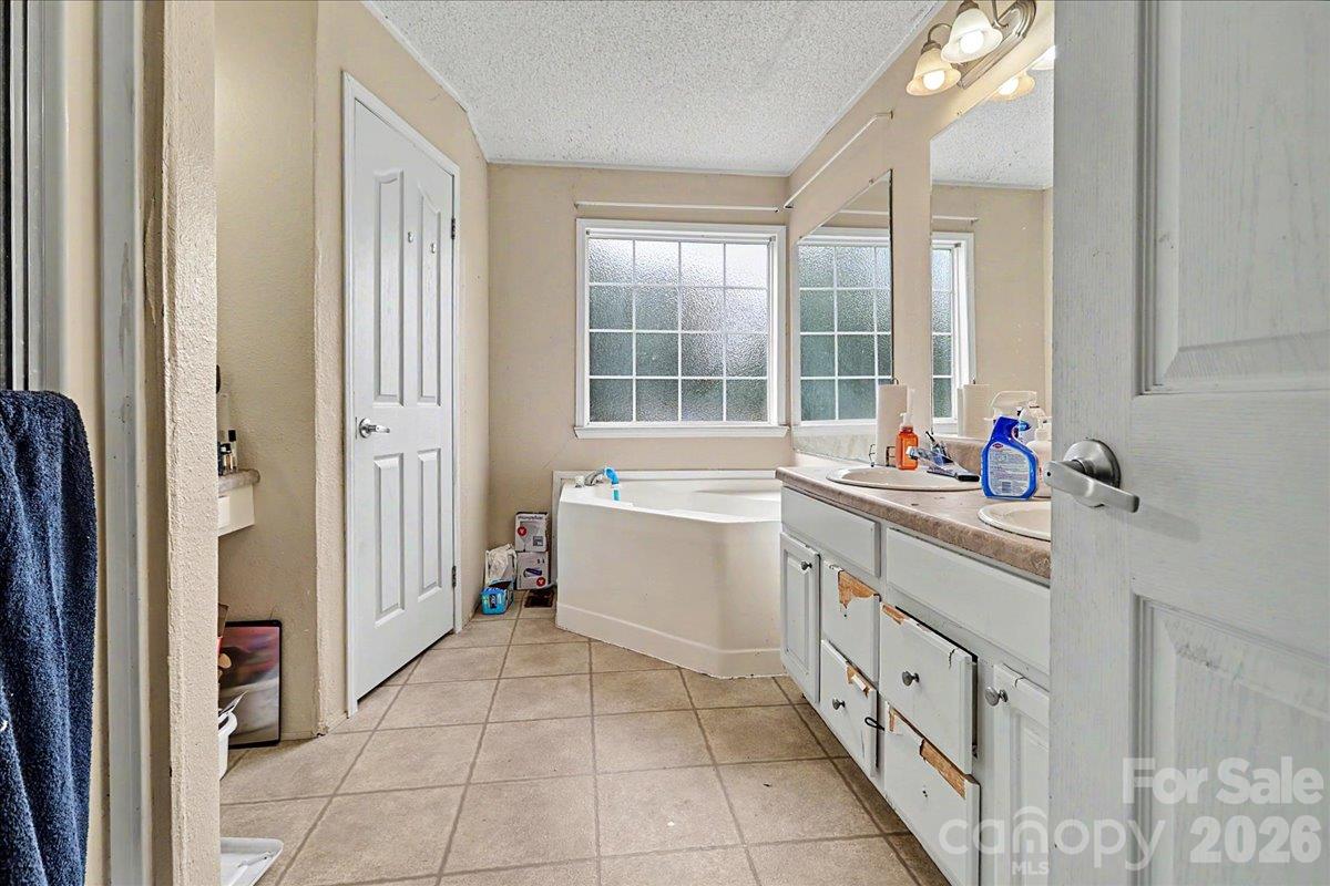 111 Magnolia Gardens Drive Property Photo 21