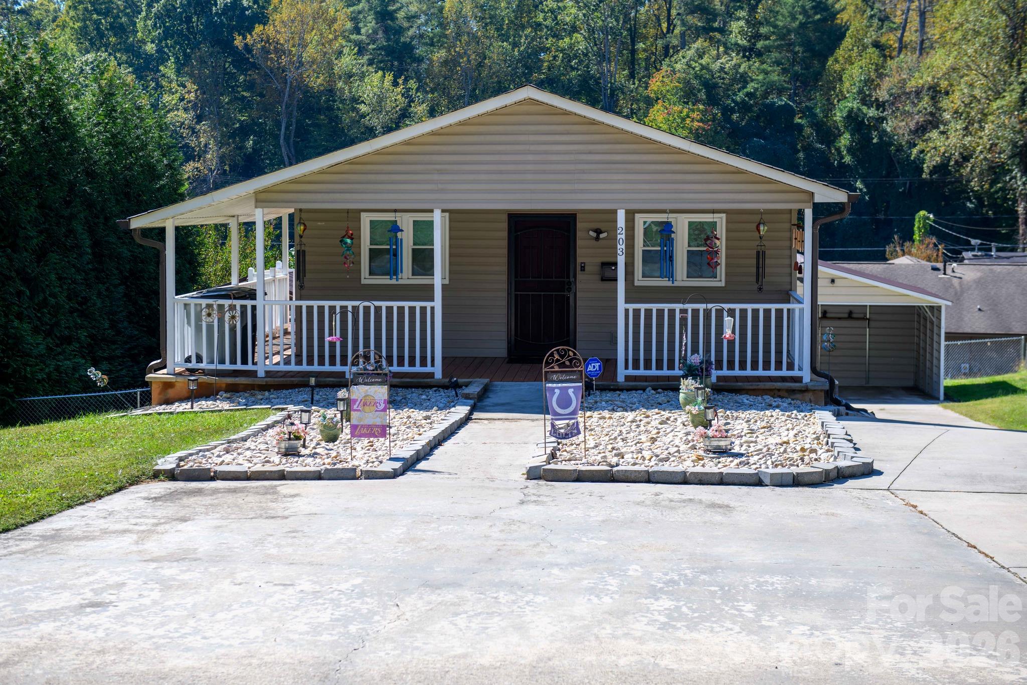 203 Newland Place Property Photo 2