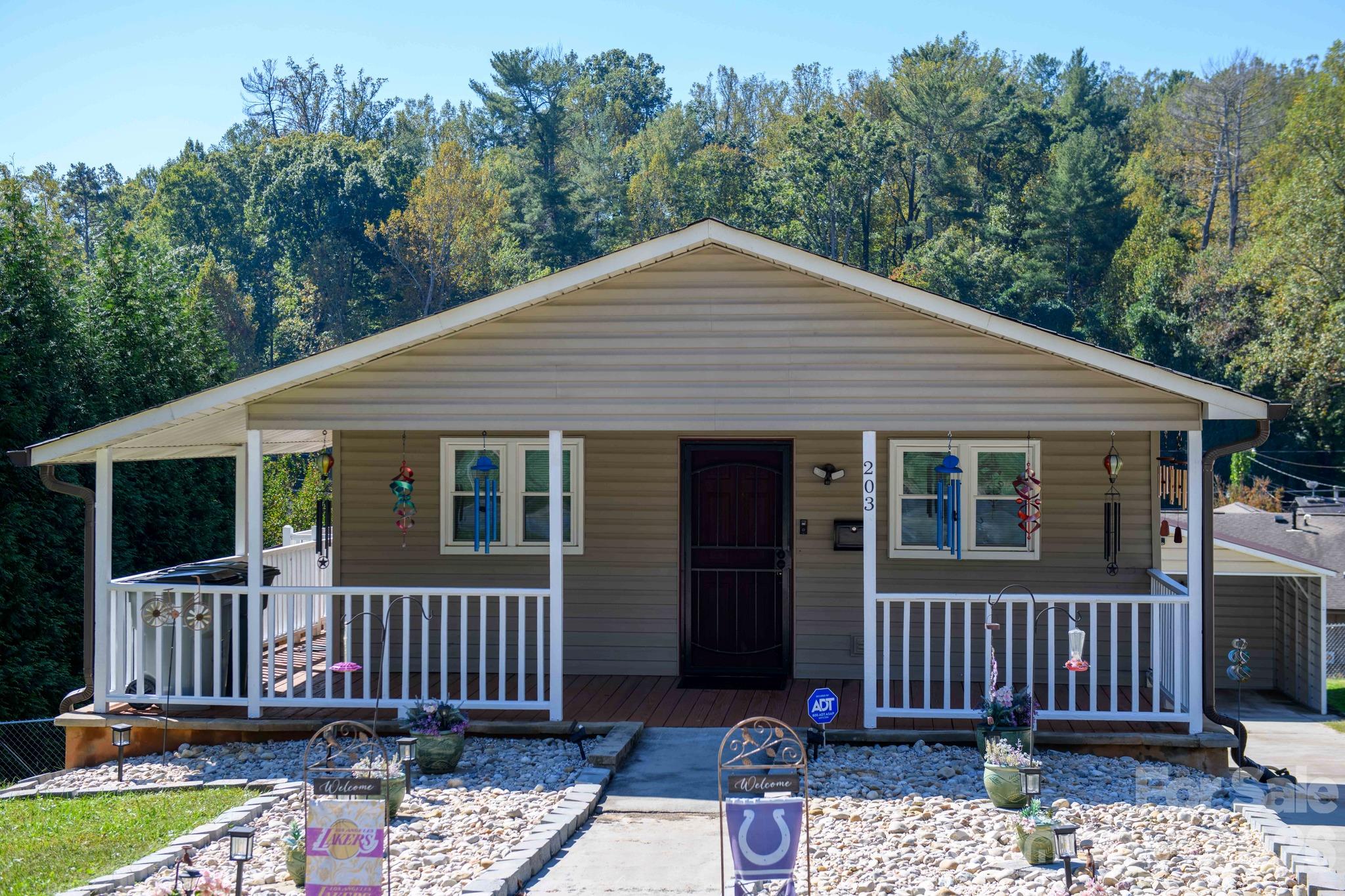 203 Newland Place Property Photo 3
