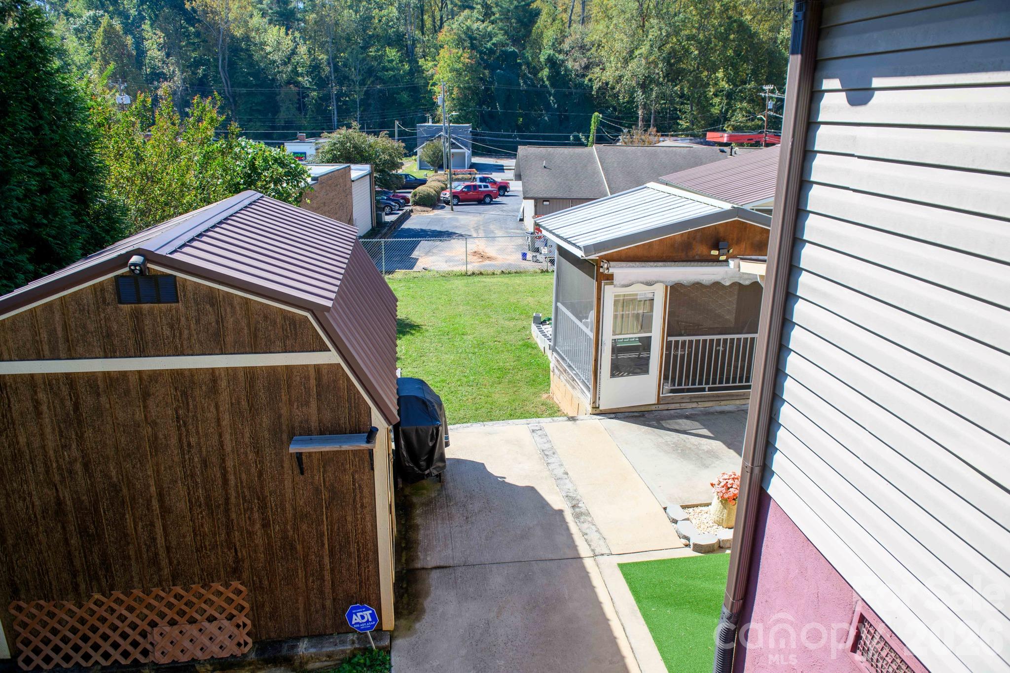 203 Newland Place Property Photo 5
