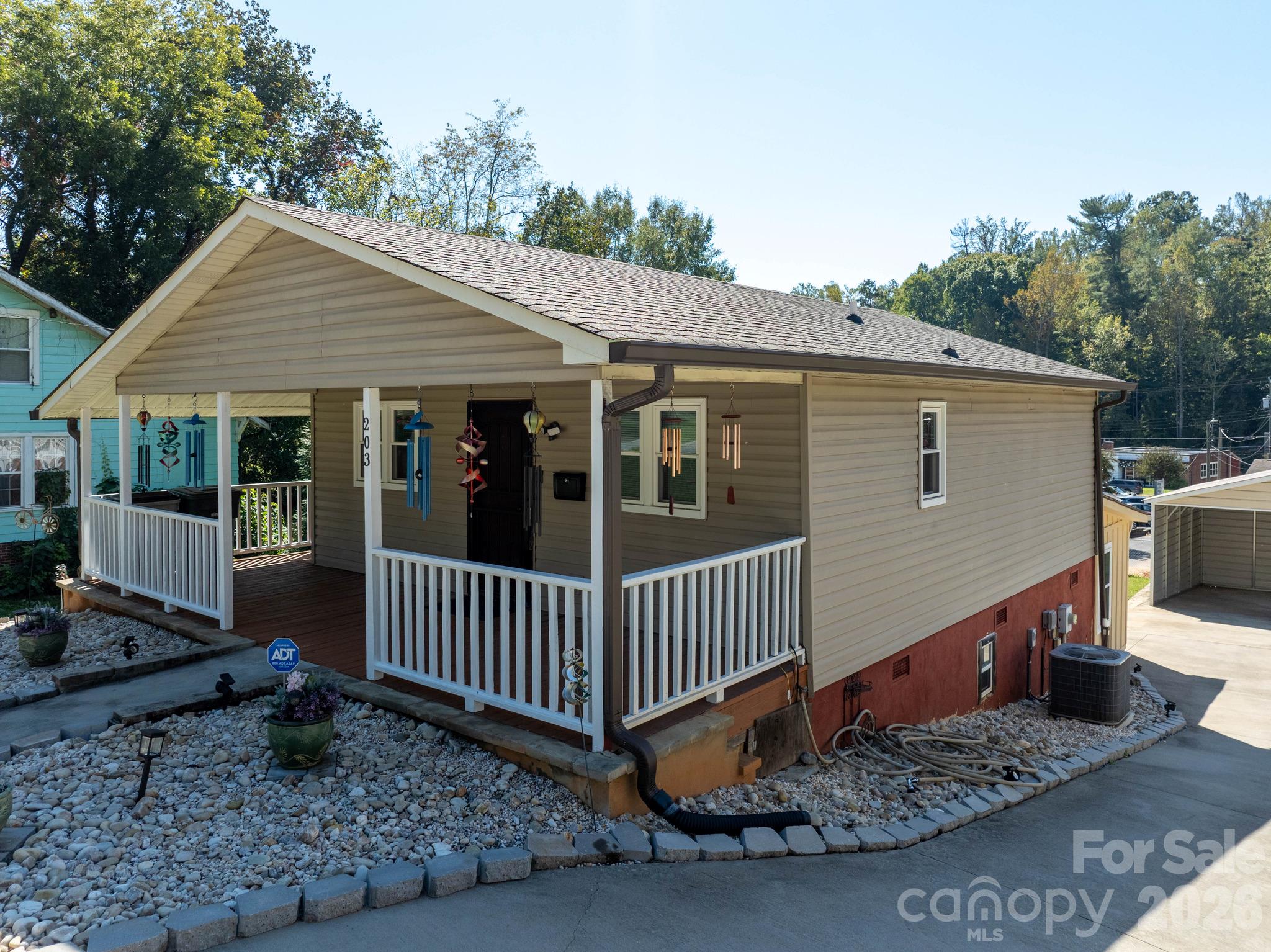 203 Newland Place Property Photo 9