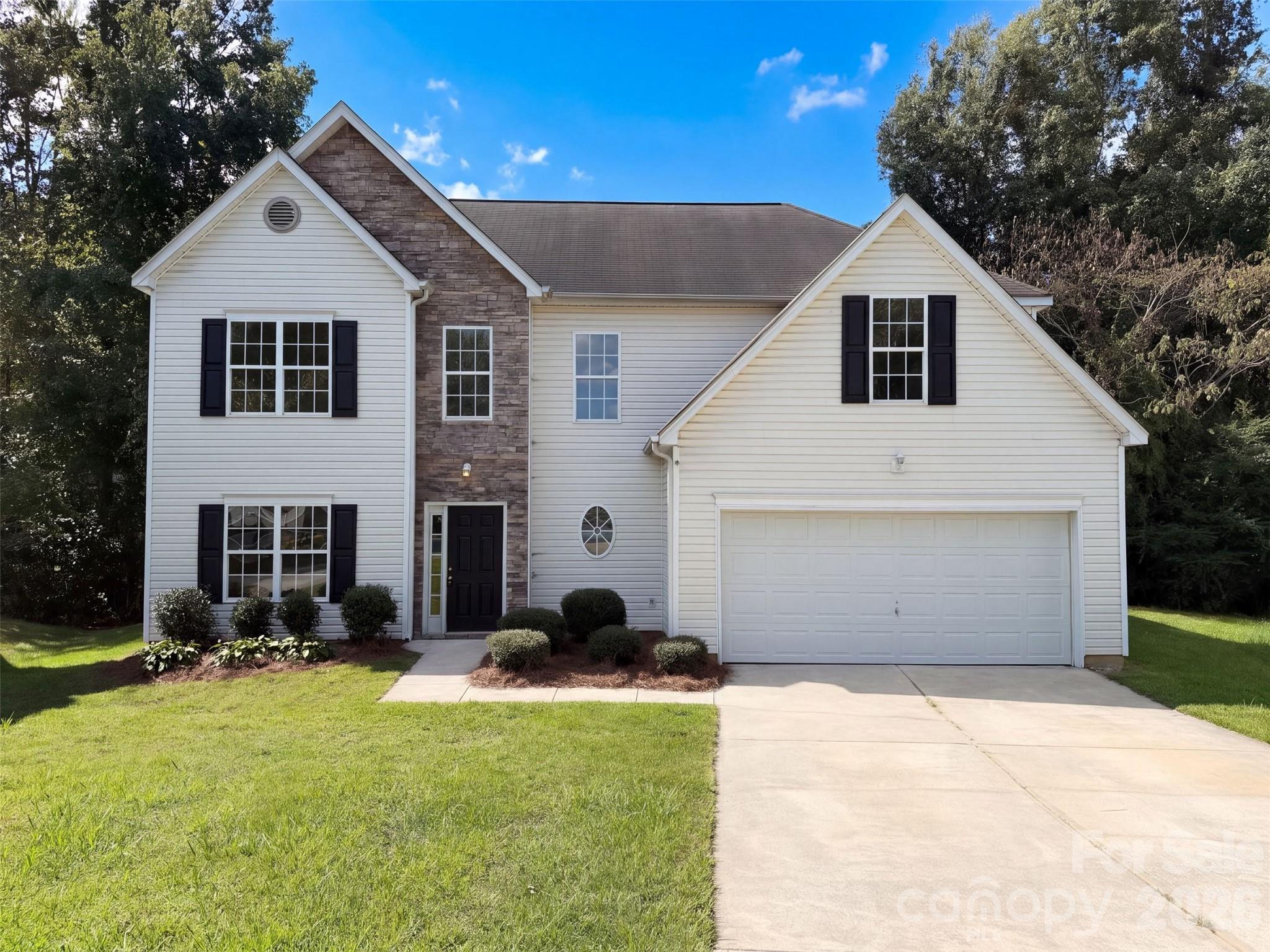 8902 Woodland Hills Road Property Photo 1