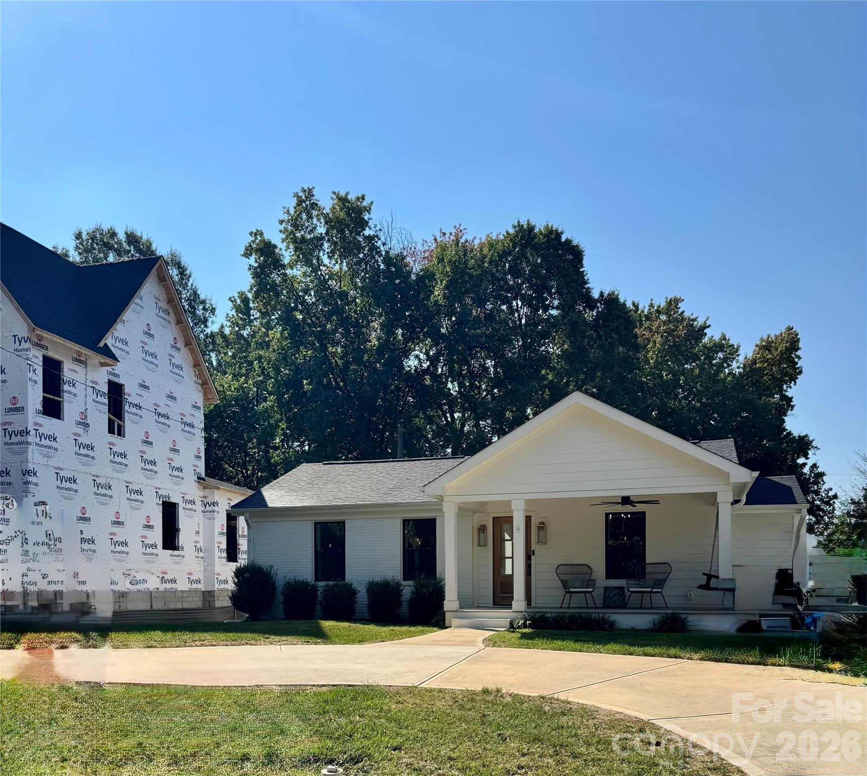 512 Manhasset Road Property Photo 1