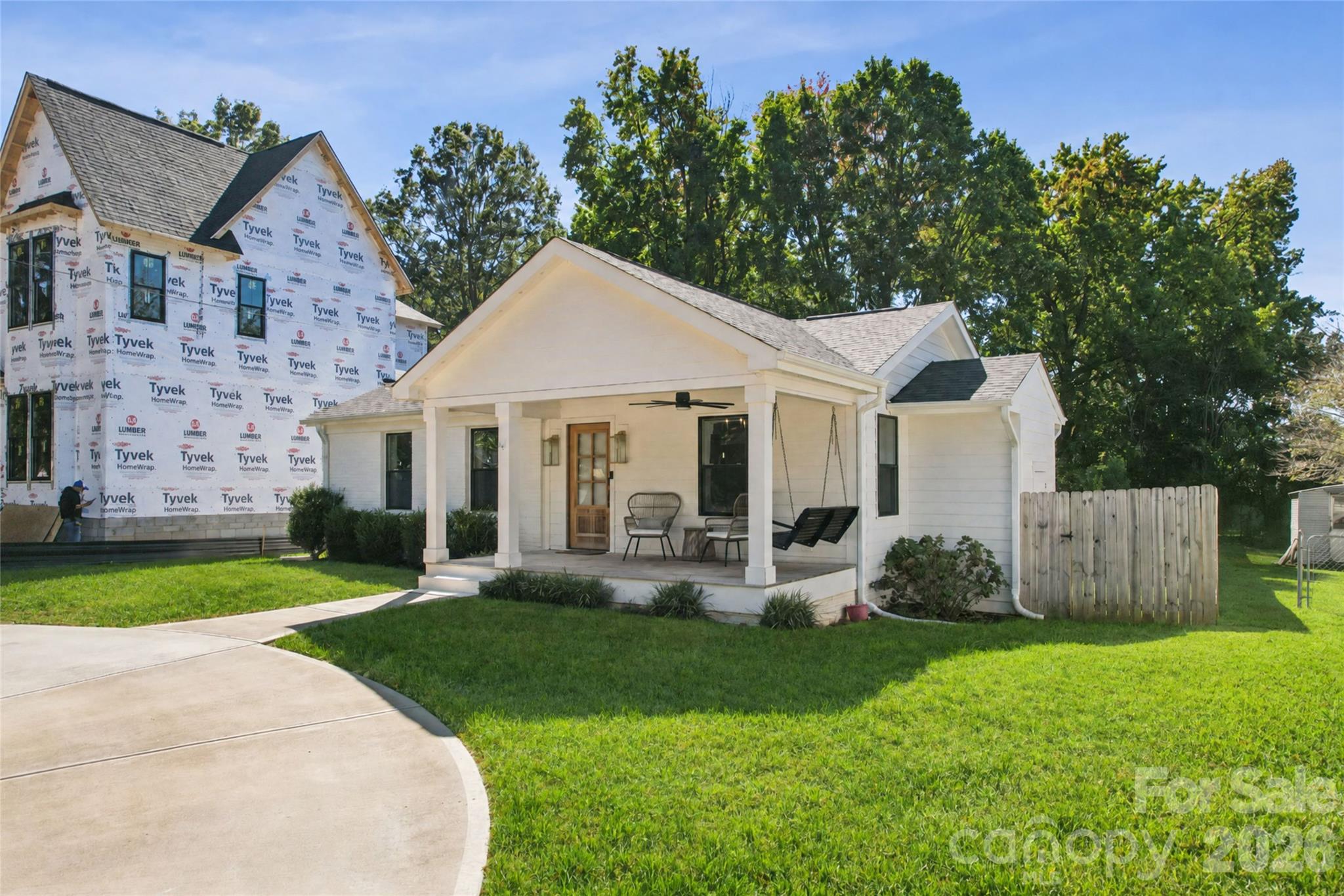 512 Manhasset Road Property Photo 2
