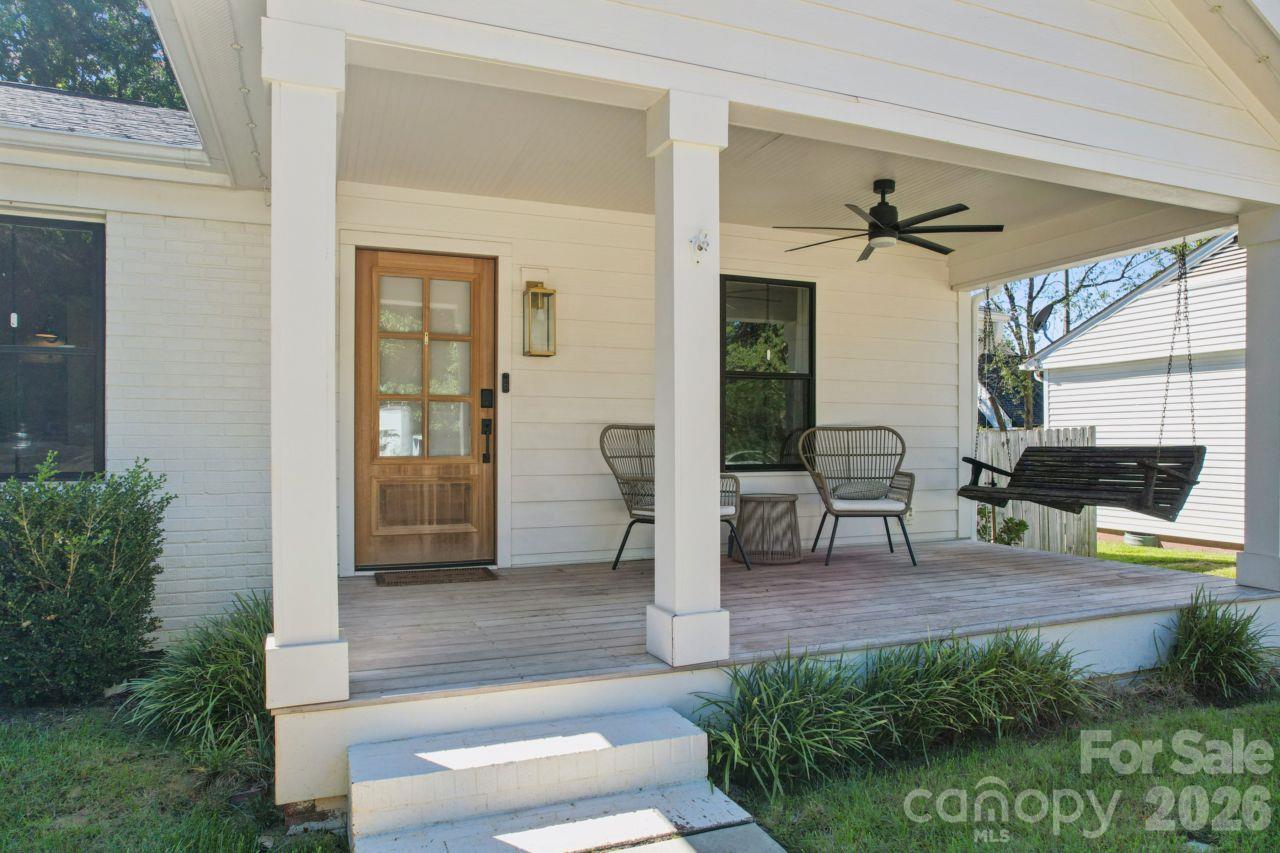 512 Manhasset Road Property Photo 4