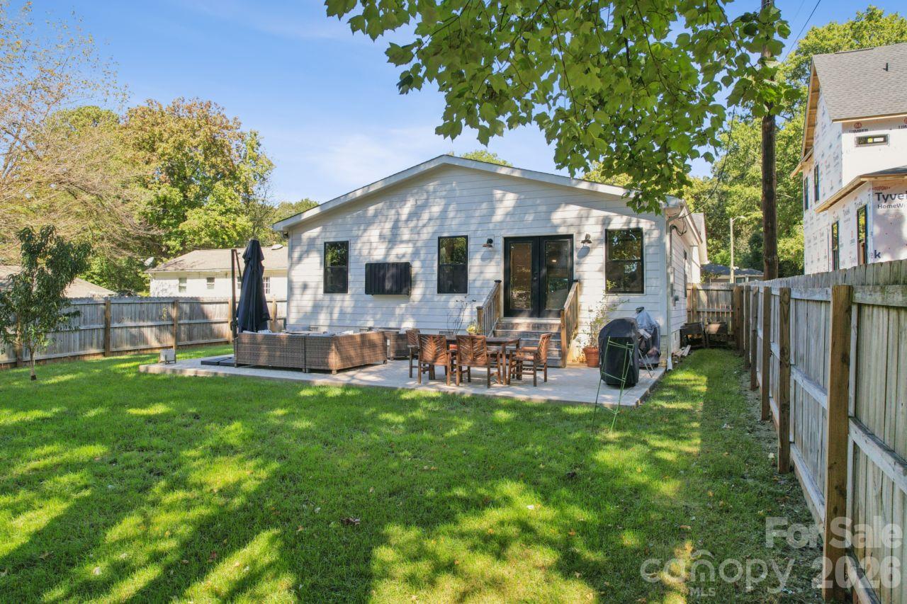 512 Manhasset Road Property Photo 6