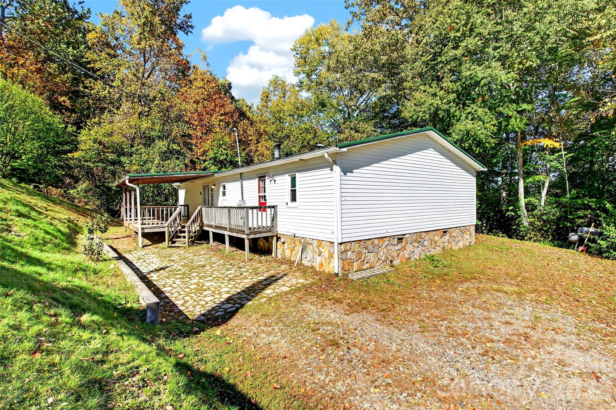 1685 Arbuckle Road Property Photo 2