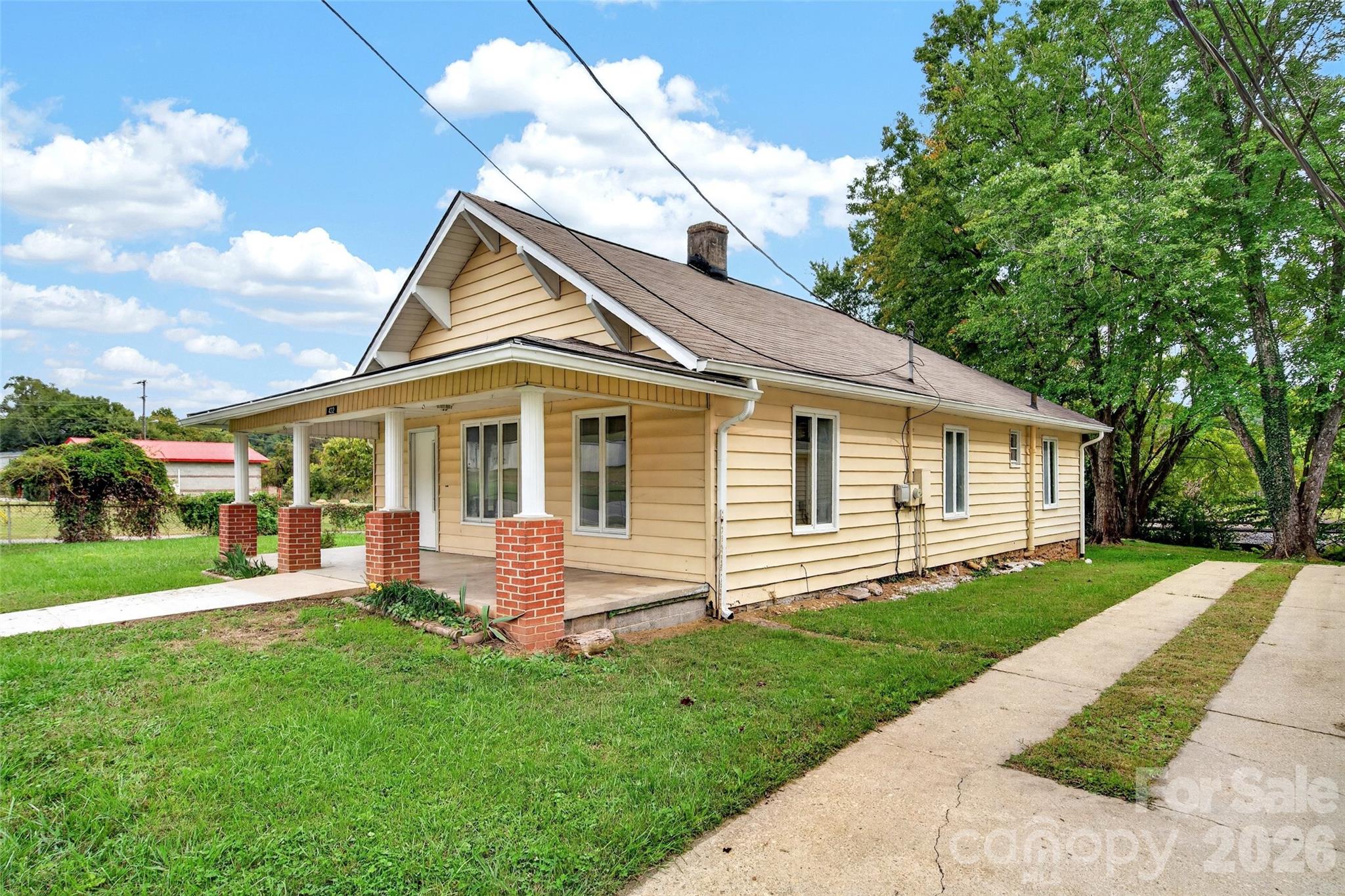 432 & 422 E Main Street Property Photo 2
