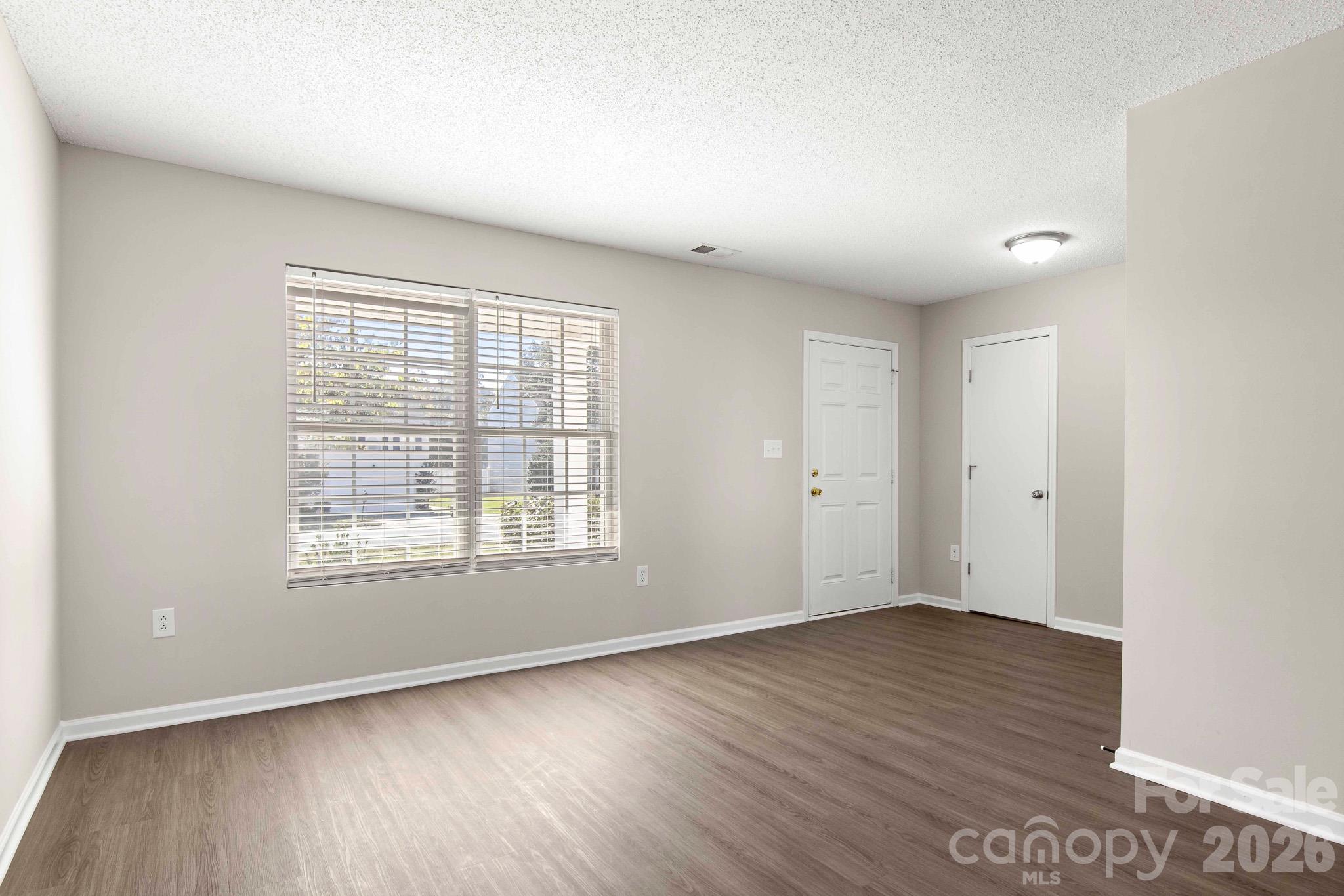 2303 Highland Park Drive Property Photo 4