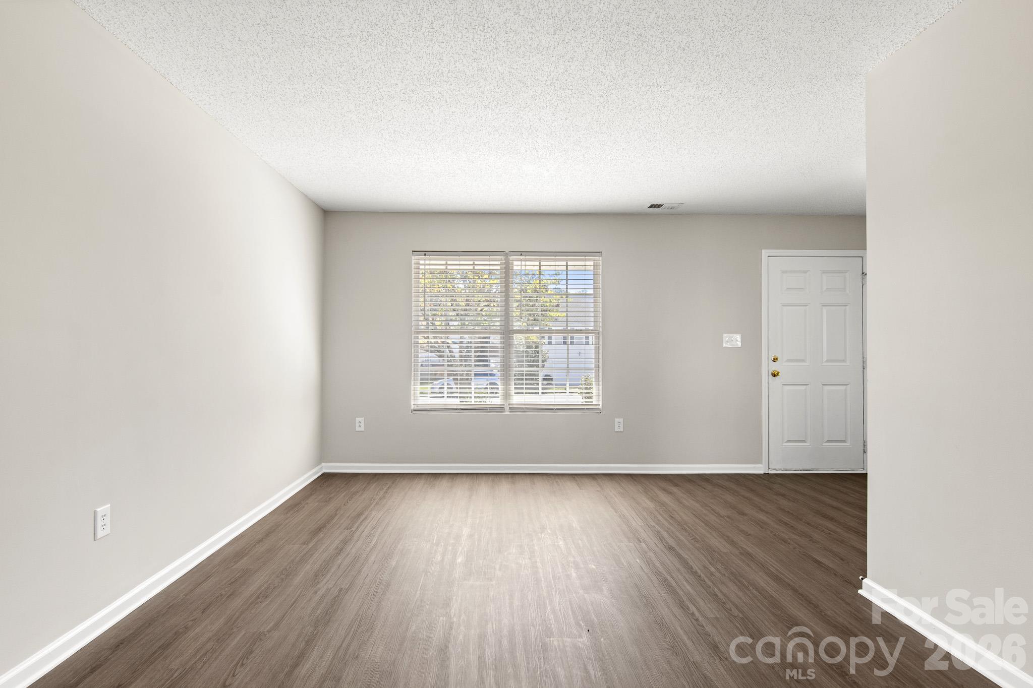 2303 Highland Park Drive Property Photo 9