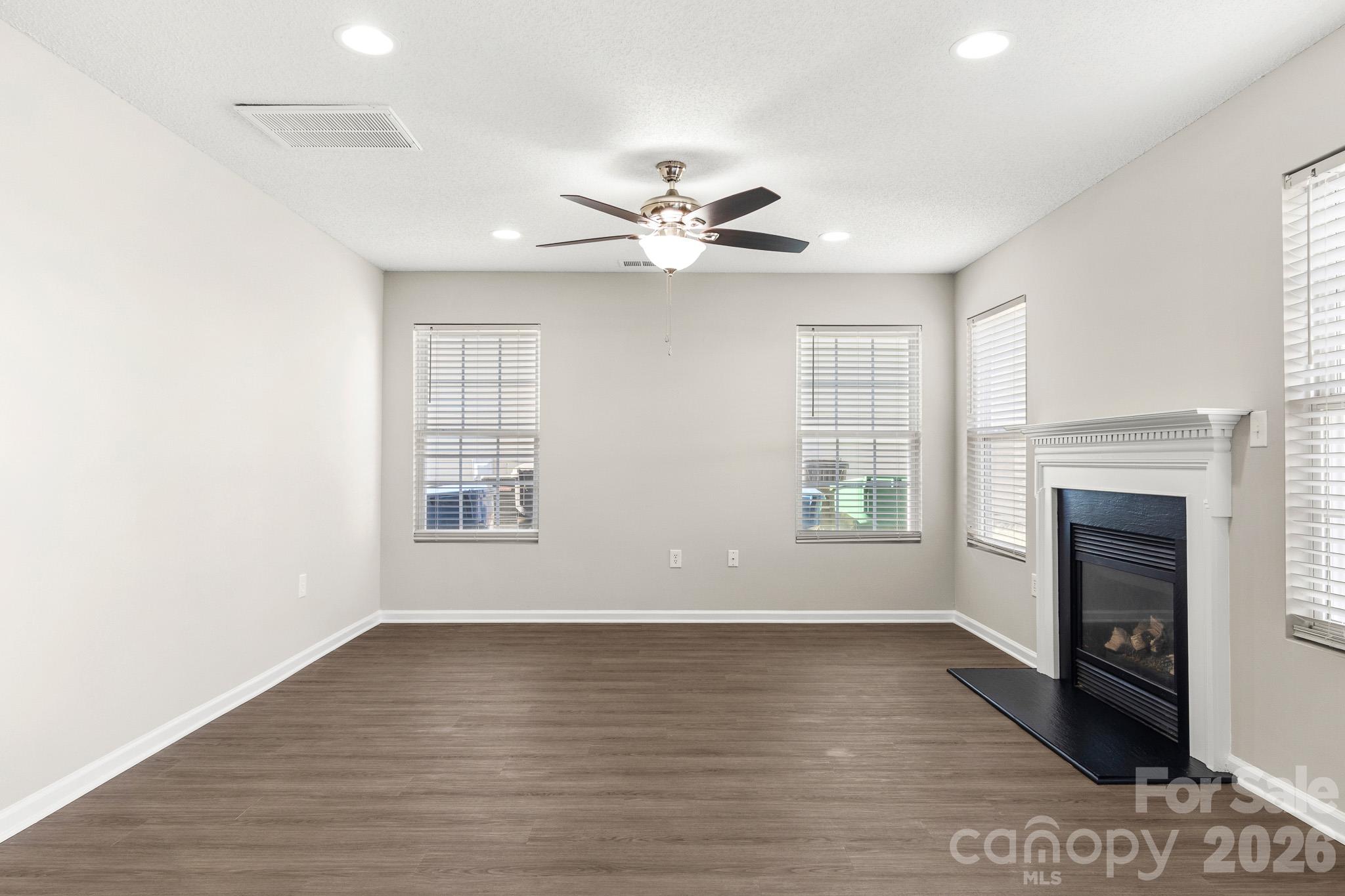 2303 Highland Park Drive Property Photo 17