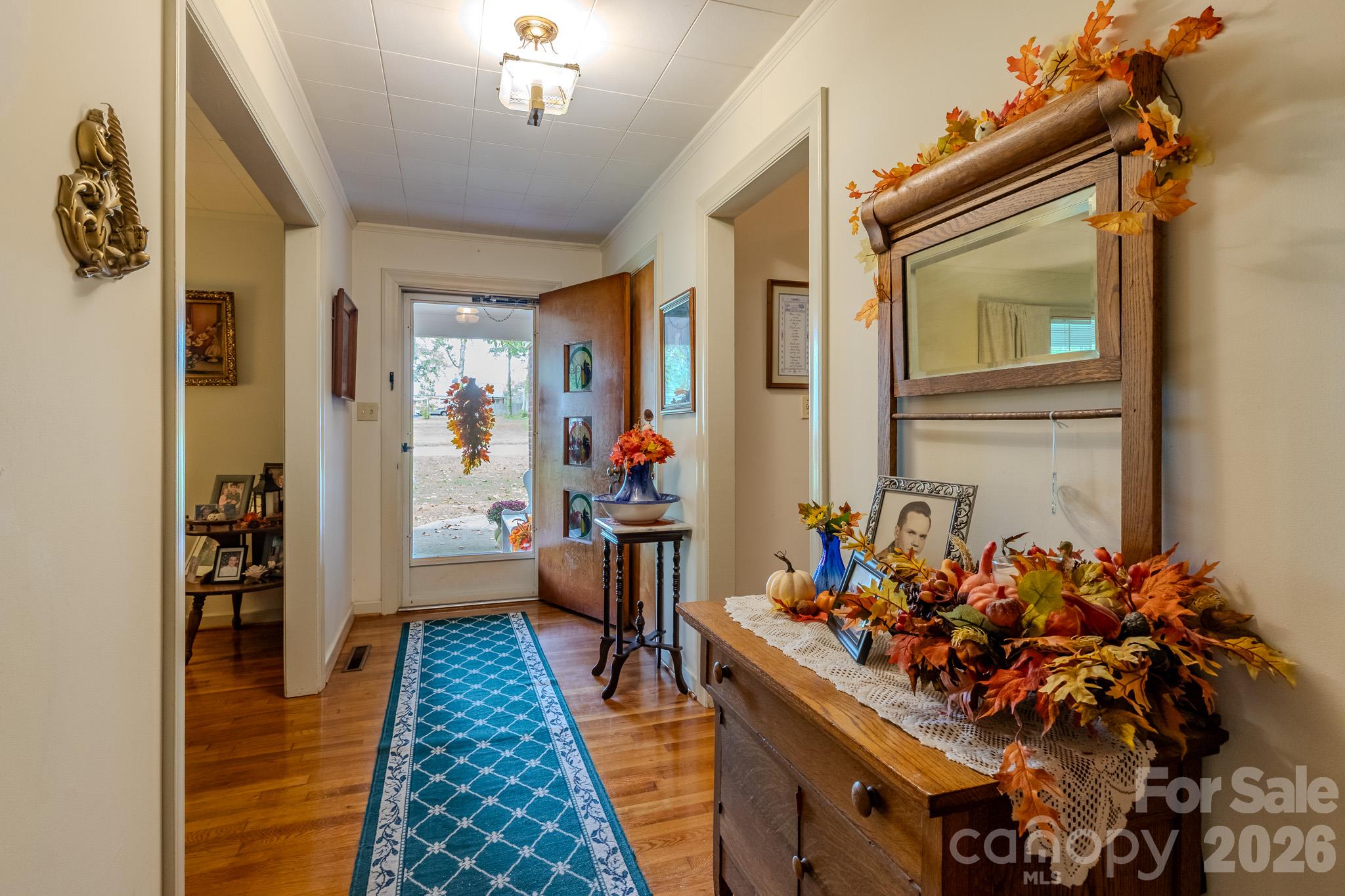 1004 Woodside Drive Property Photo 5