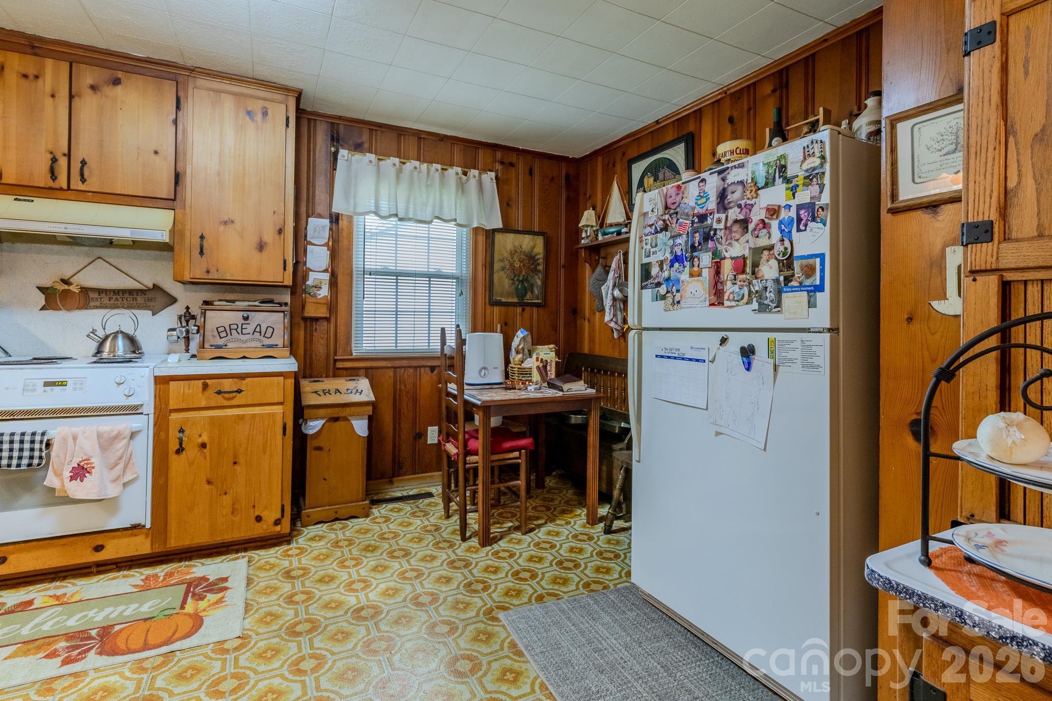 1004 Woodside Drive Property Photo 10