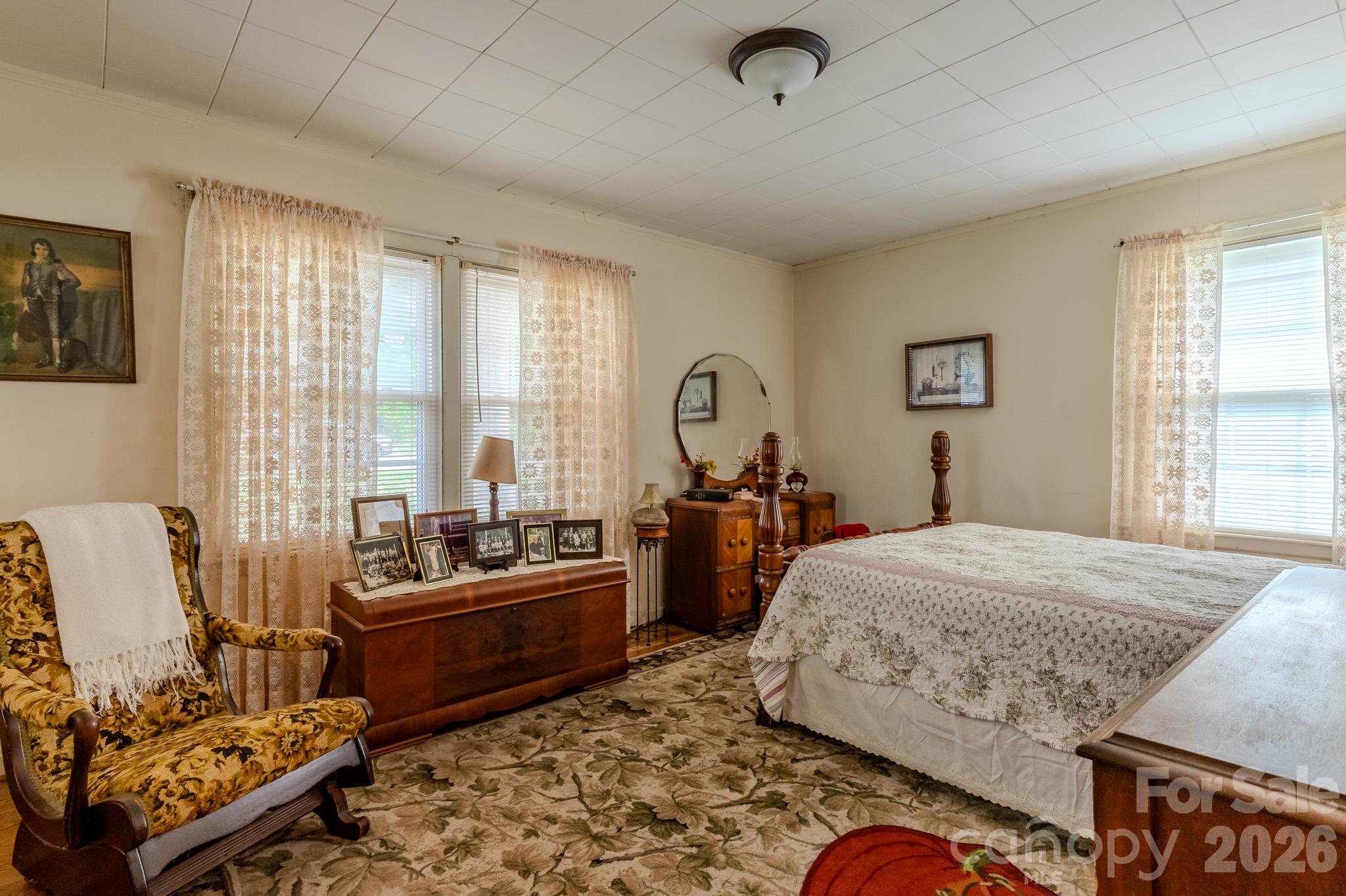 1004 Woodside Drive Property Photo 13