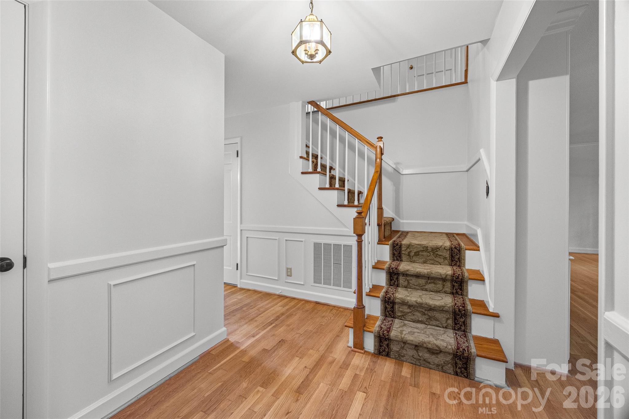 635 Glendale Drive Property Photo 3