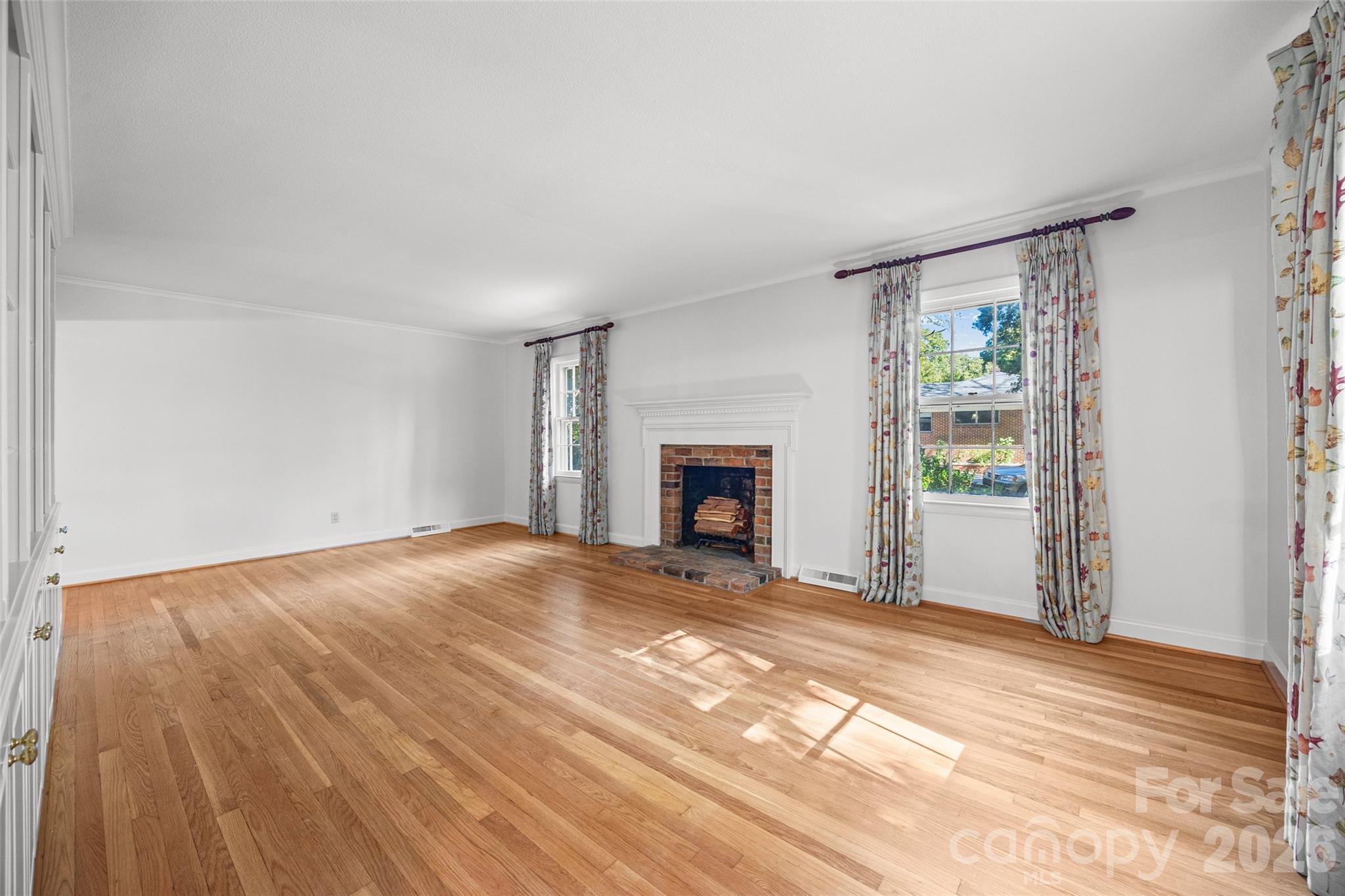 635 Glendale Drive Property Photo 4
