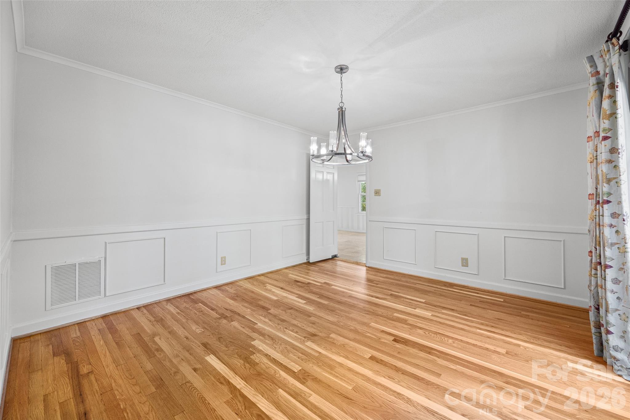 635 Glendale Drive Property Photo 6