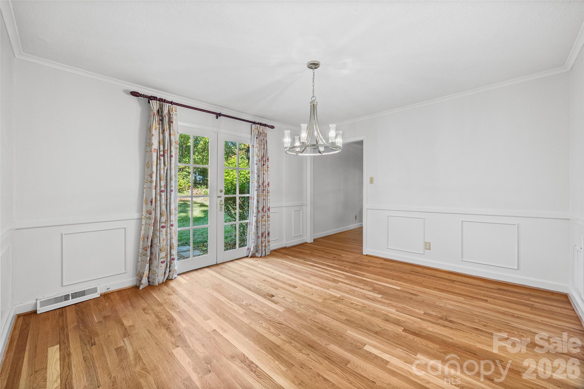 635 Glendale Drive Property Photo 7