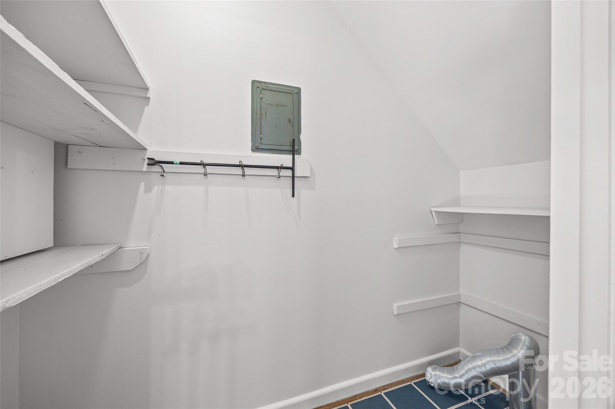 635 Glendale Drive Property Photo 13