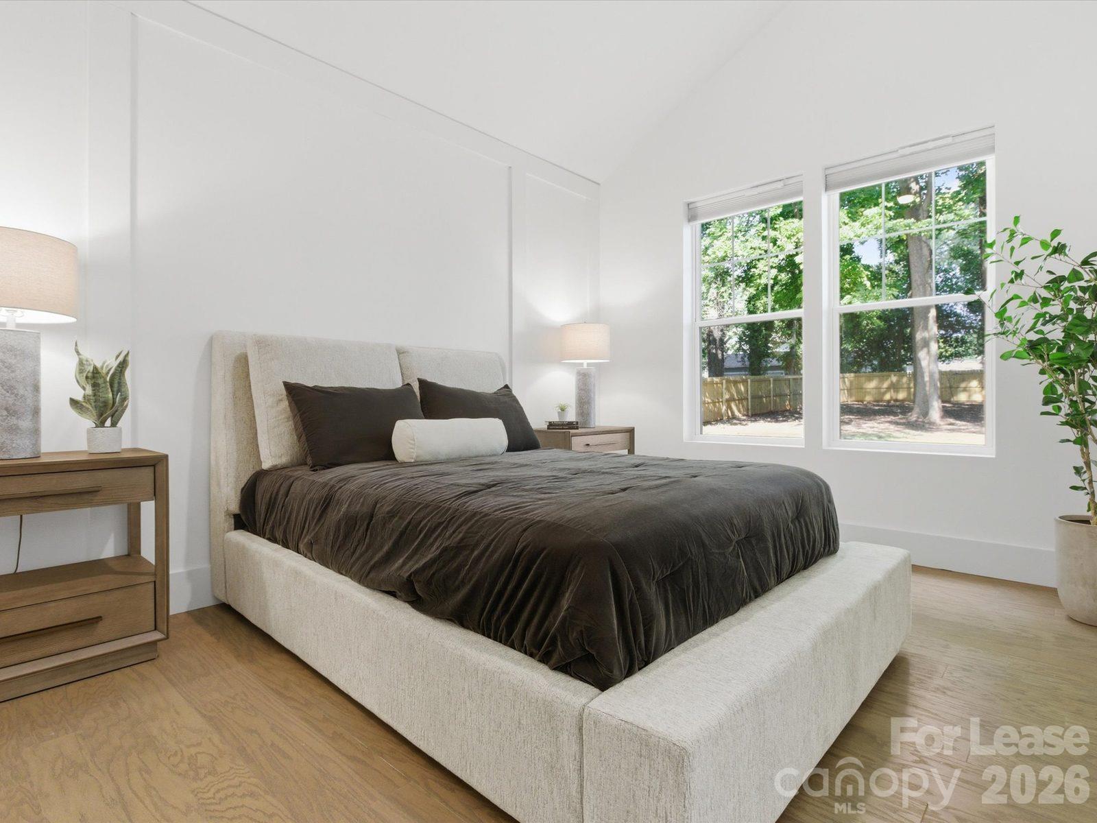 129 S Gardner Avenue Property Photo 13