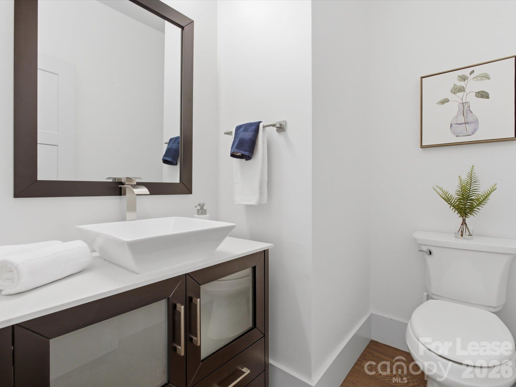 129 S Gardner Avenue Property Photo 18