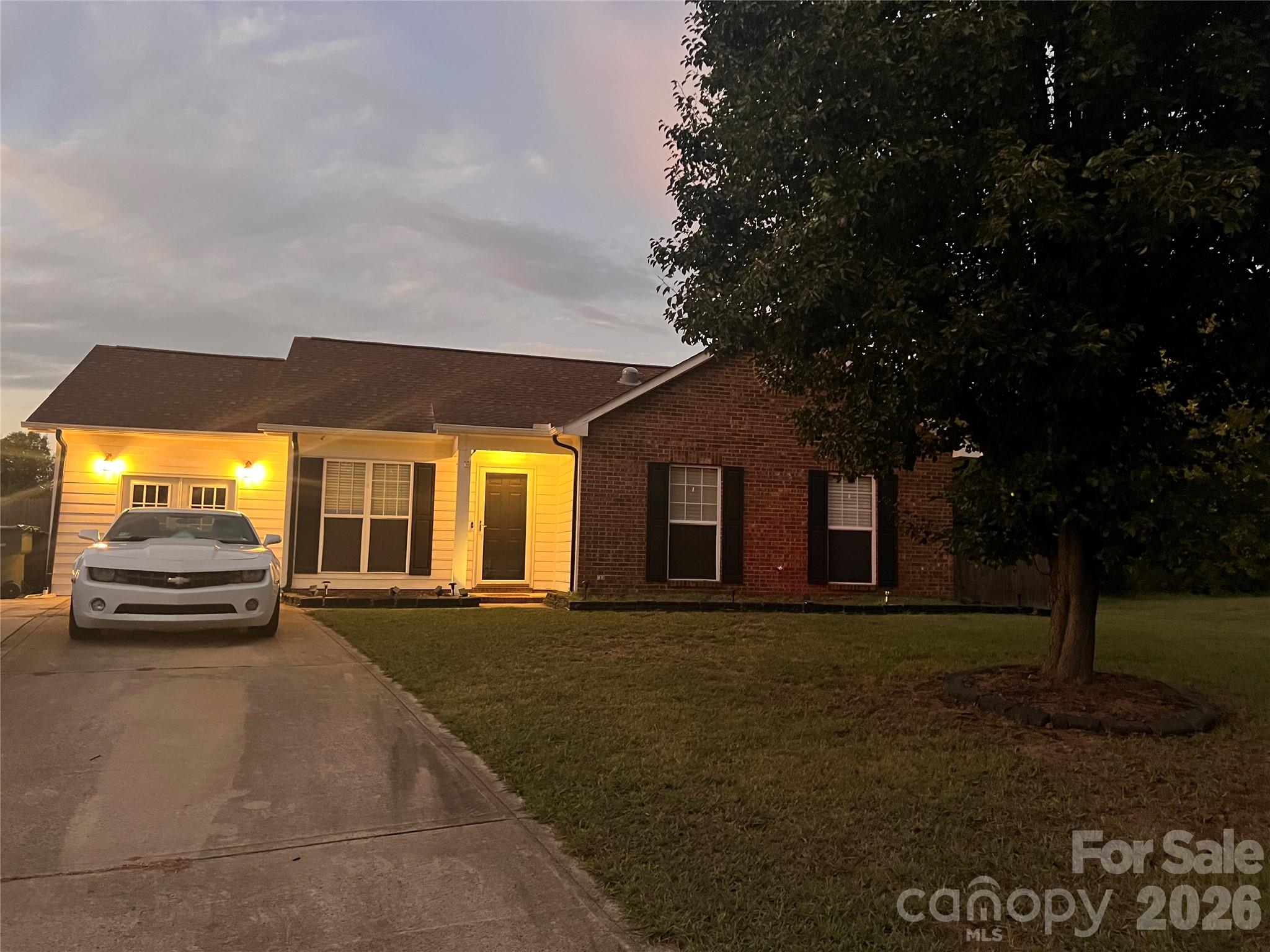 4102 Carolina Pointe Court Property Photo 1