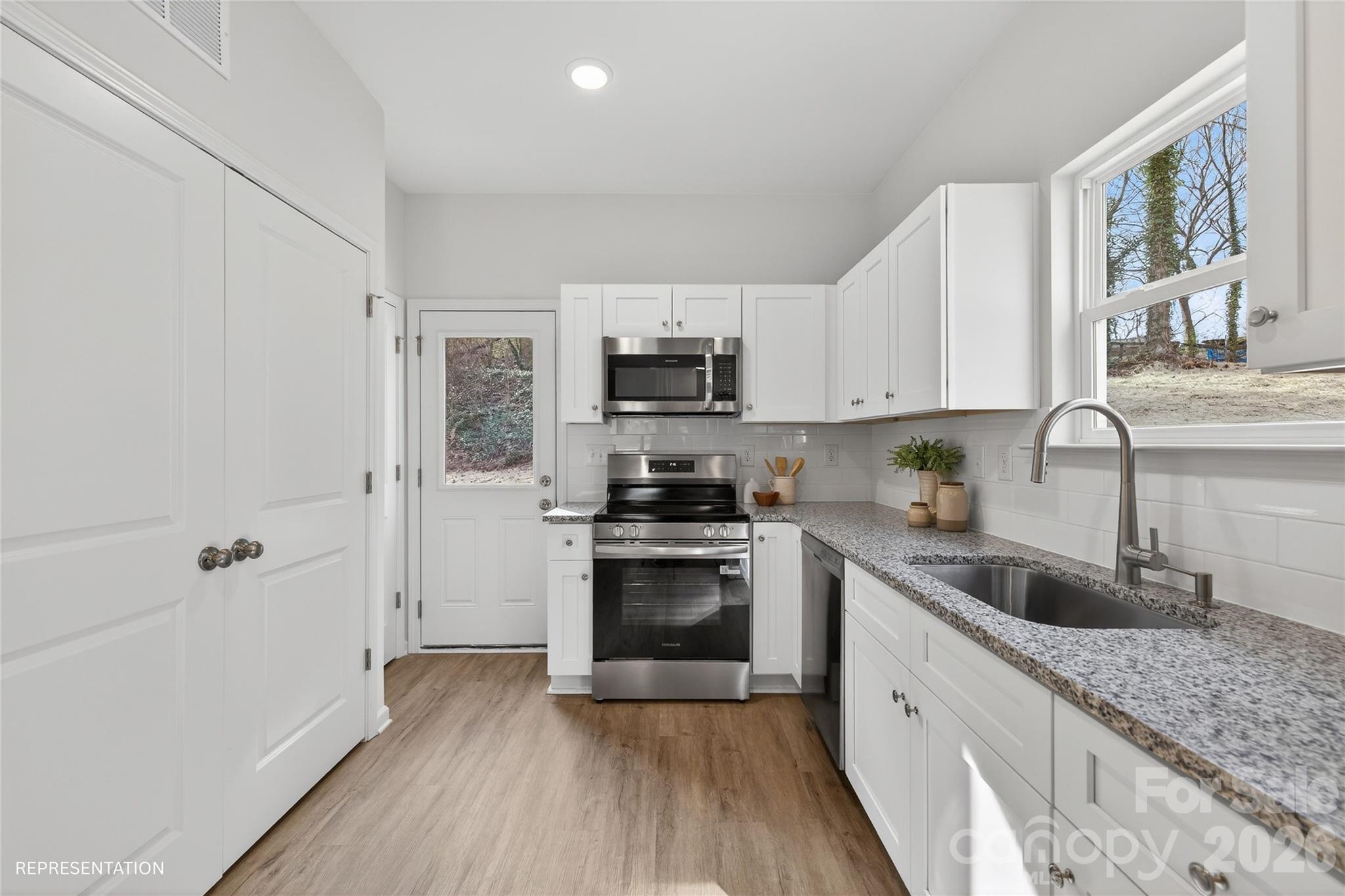 810 S Salisbury Avenue Property Photo 7