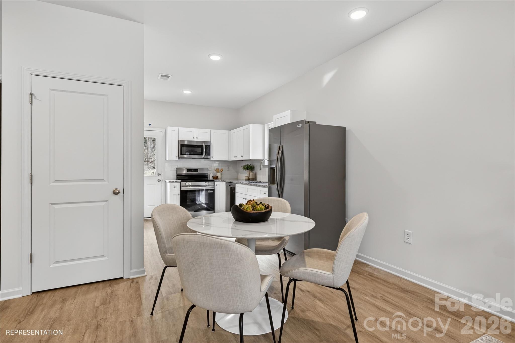810 S Salisbury Avenue Property Photo 12