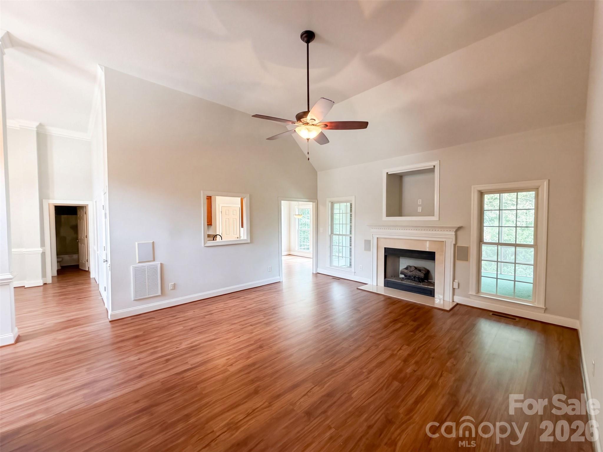 5102 Summerell Avenue Property Photo 3