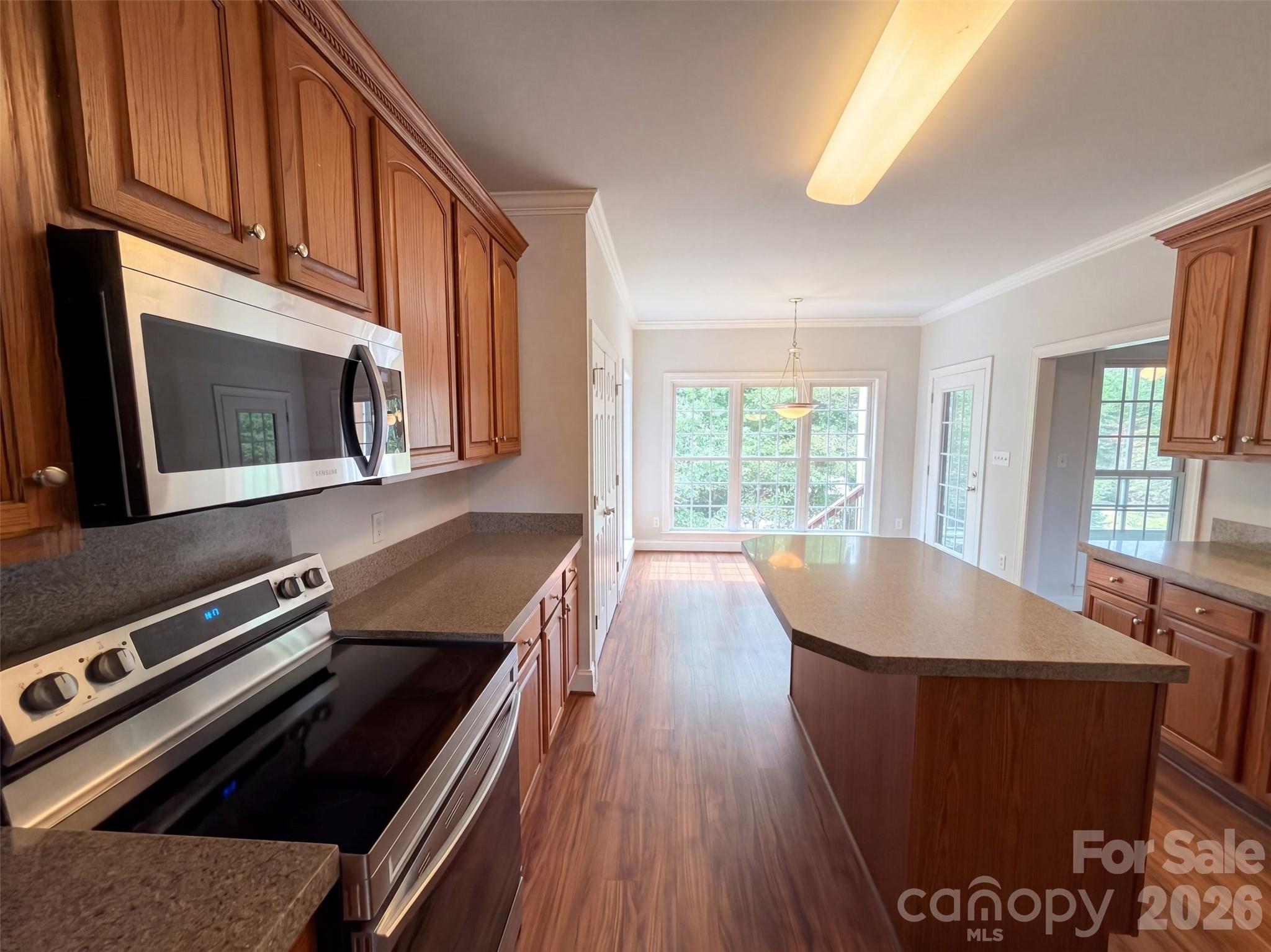 5102 Summerell Avenue Property Photo 6