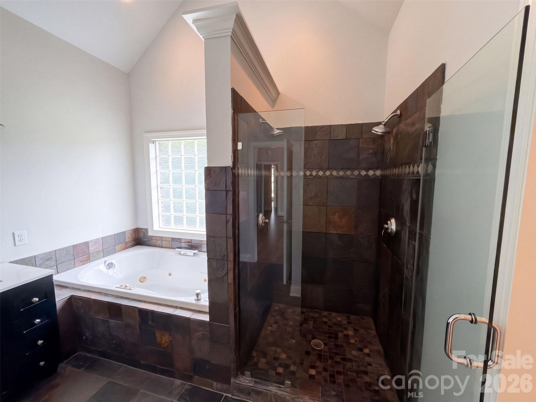 5102 Summerell Avenue Property Photo 10