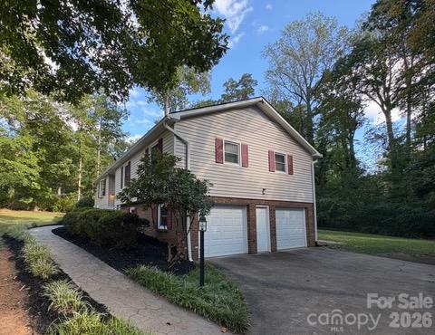 210 Faye Court Property Photo 3