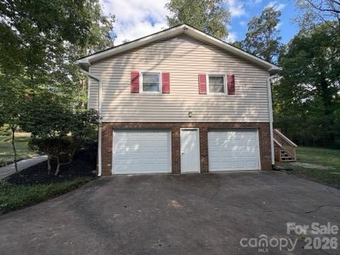 210 Faye Court Property Photo 4