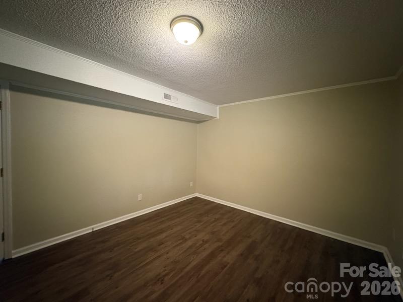 210 Faye Court Property Photo 32