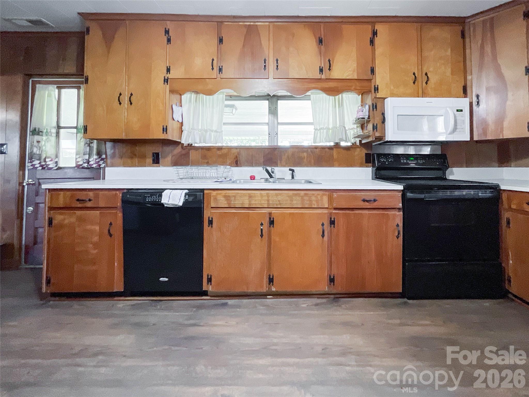 435 Webb Road Property Photo 18