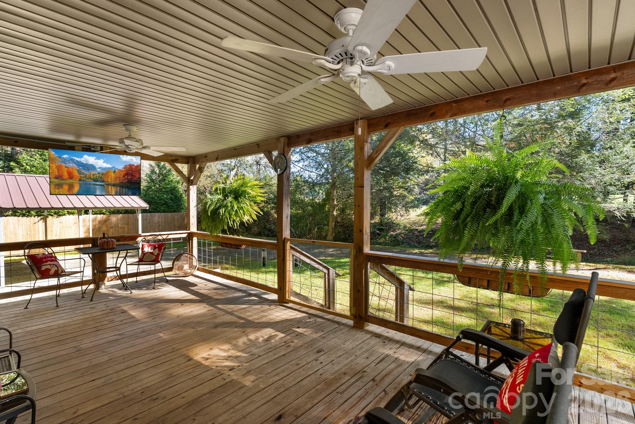 99 Lynn Lane Property Photo 4