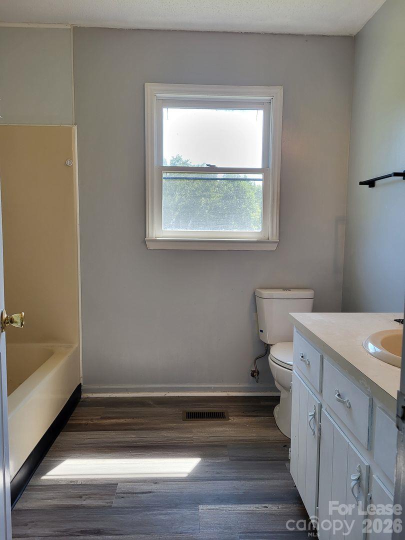 4764 Burnam Lane Property Photo 5
