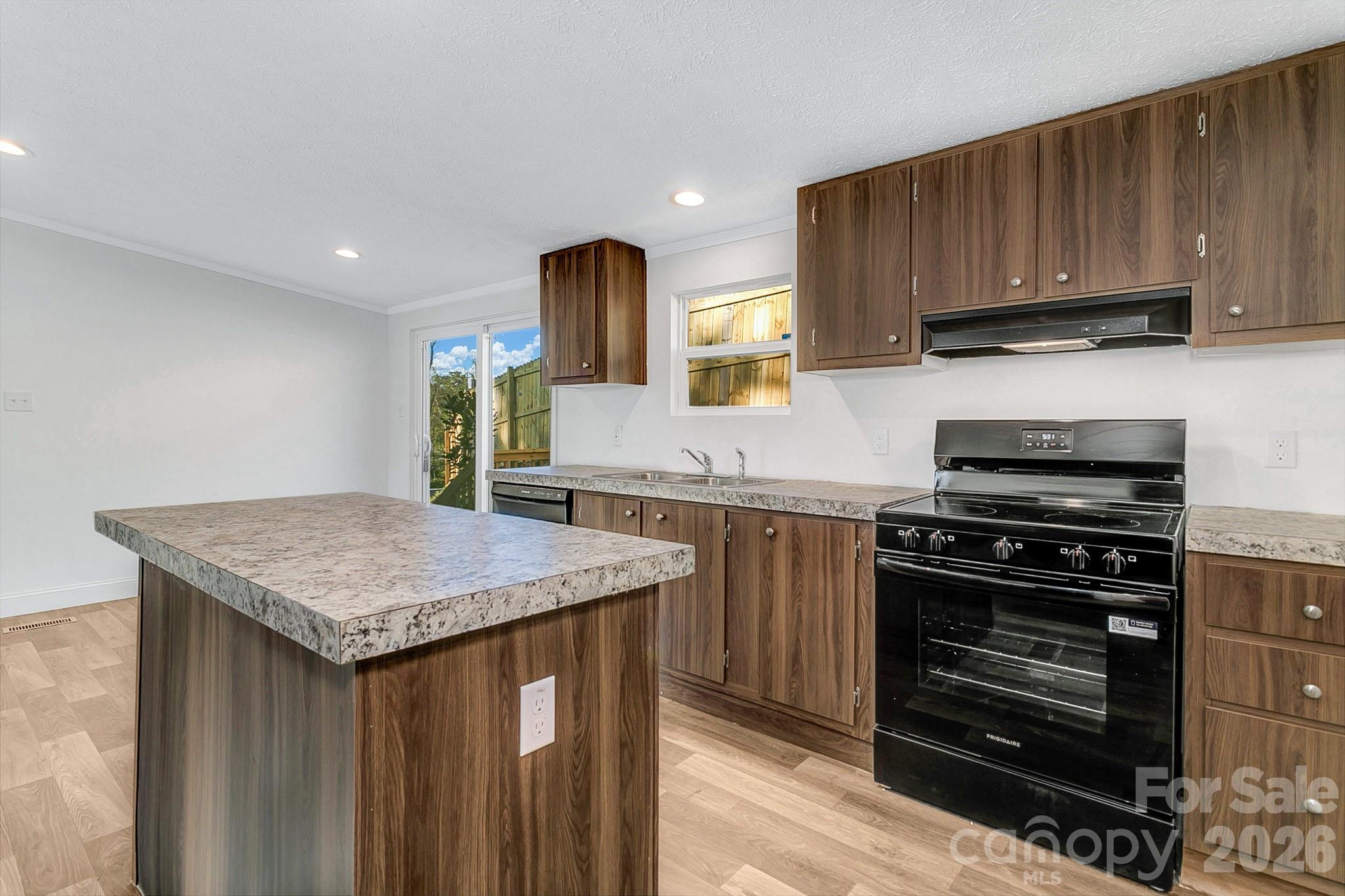 70 Windy Hill Lane Property Photo 15