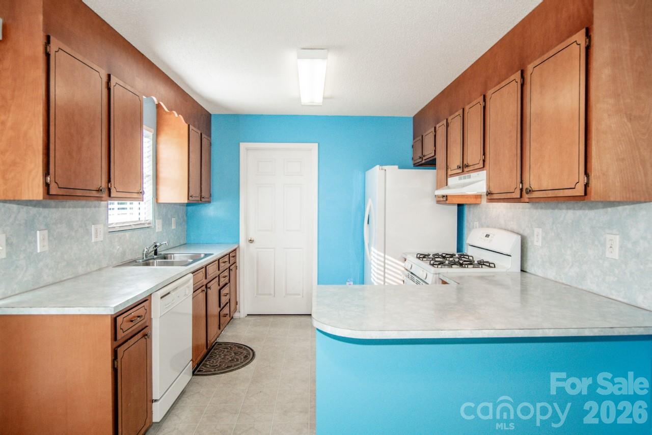 110 Joseph Lane Property Photo 6