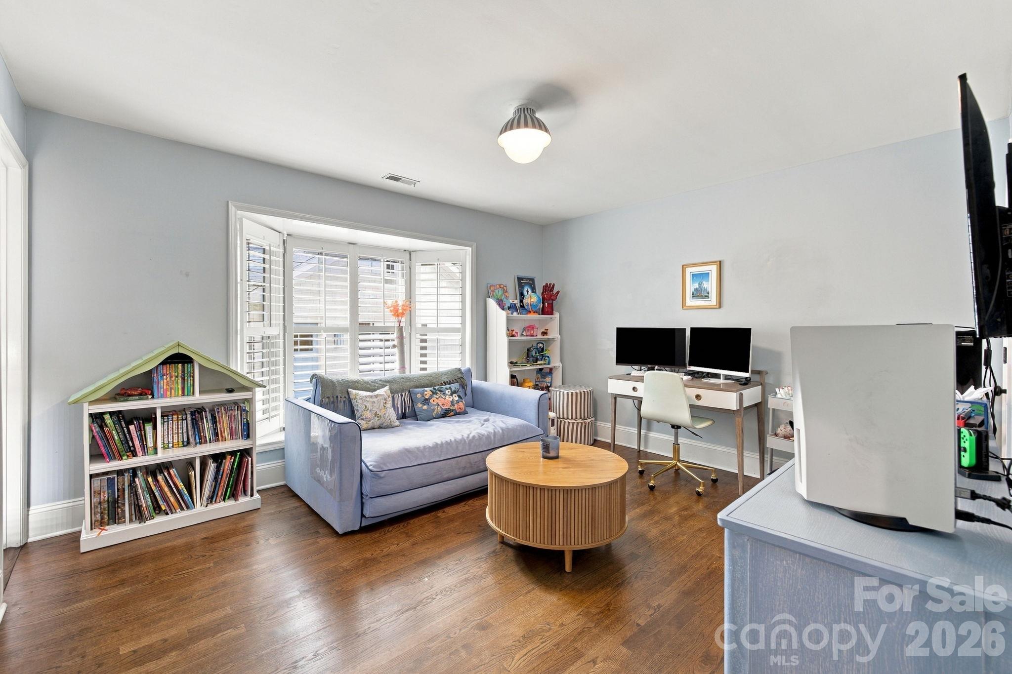 1901 Runnymede Lane Property Photo 17